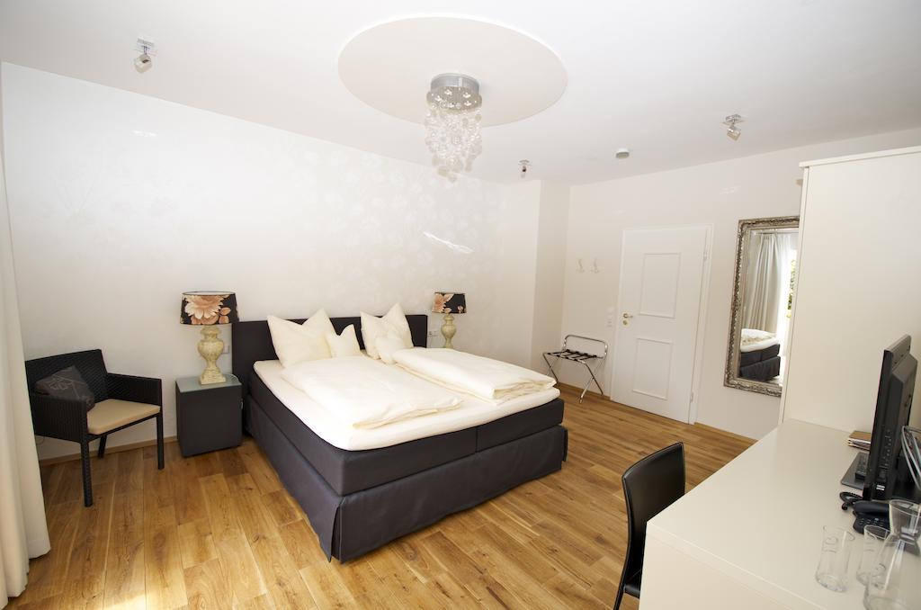 Boutique Hotel Friesinger Kressbronn am Bodensee Rum bild